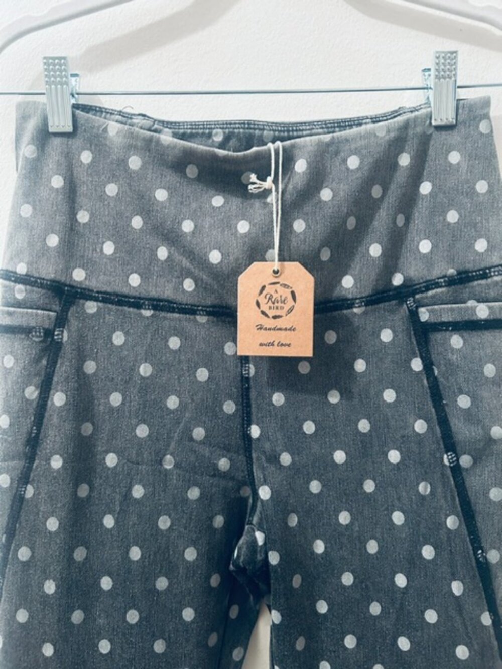A Rare Bird Bold Black Polka Dot Tiered Ruffle Soft Stretchy Pocket Leggings NWT - Picture 3 of 16
